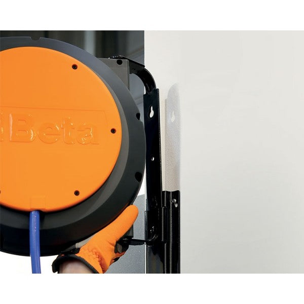 Beta Avvolgitore automatico con cavo 3Gx1,5 mm² con presa SCHUKO