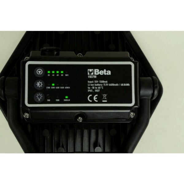 Beta Faretto ricaricabile a LED COLOUR MATCH, per controllo colore, elevato indice di resa cromatica (CRI 96+), fino a 2.000 Lumen