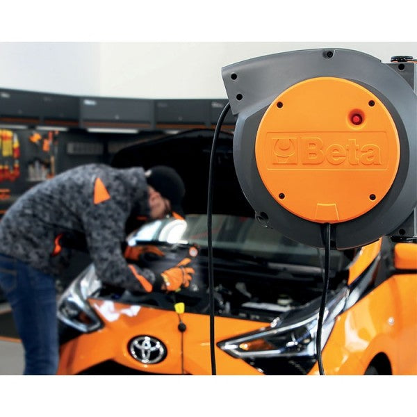 Beta Avvolgitore automatico con cavo 3Gx1,5 mm² con presa SCHUKO
