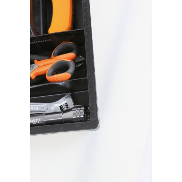 Beta Cestello in materiale plastico con contenitore e vaschette portaminuterie asportabili, vuoto